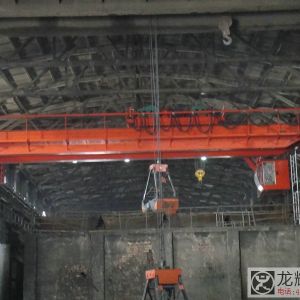 �Q(ch��ng)�ؼ��g(sh��)�����ؙC(j��)е�ϵđ�(y��ng)�ìF(xi��n)��